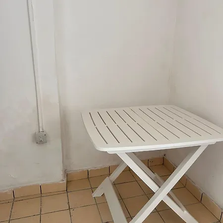 Small House Apartment *